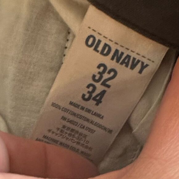 Old Navy Broken In Kahkis - Picture 4 of 4